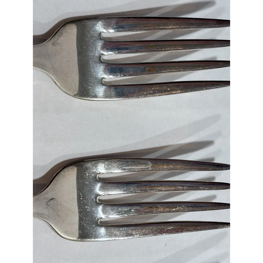 Set of 4 Magnolia Inspiration by Wm Roger's Rogers Silver plate Dinner Forks